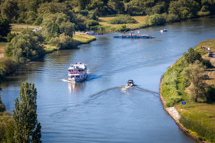 Schifffahrt auf dem Main / Quelle: Fotolia.com © hykoe Schifffahrt auf dem Main / Quelle: Fotolia.com © hykoe